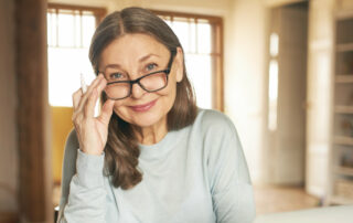 Saiba como a menopausa pode aumentar a ocorrência de problemas oculares