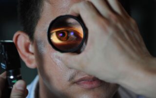 Paciente em exame oftalmológico